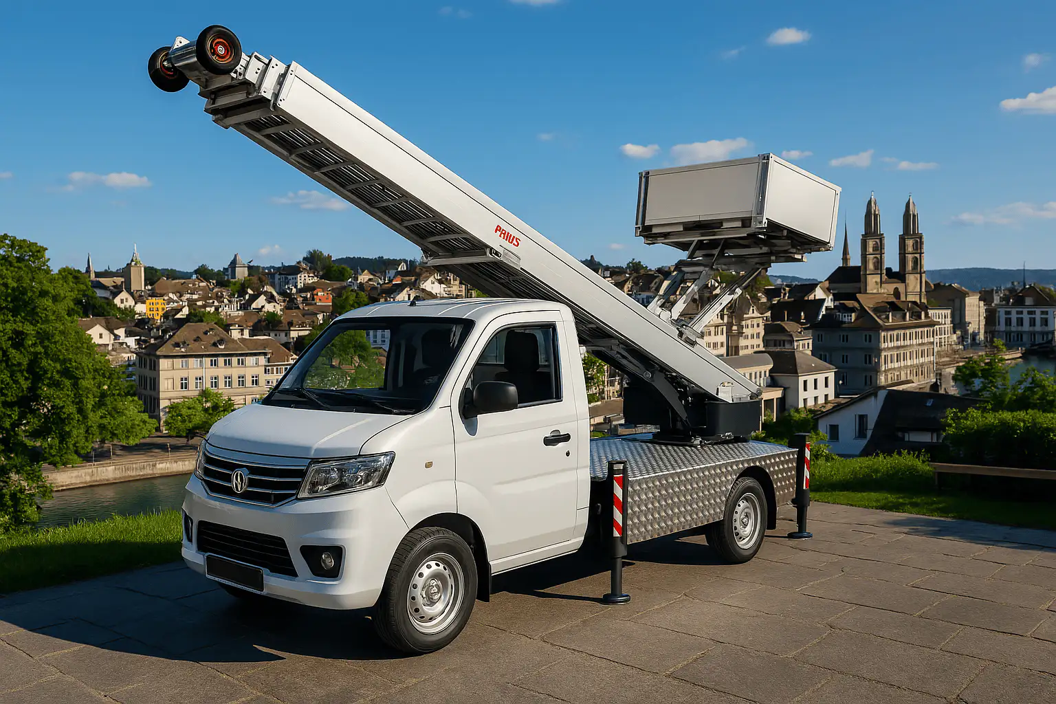 Kleiner Piaggio Möbellift von vorne